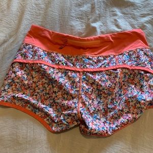 floral lulu shorts